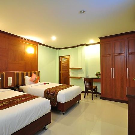 Sky Suites Bangkok Extérieur photo