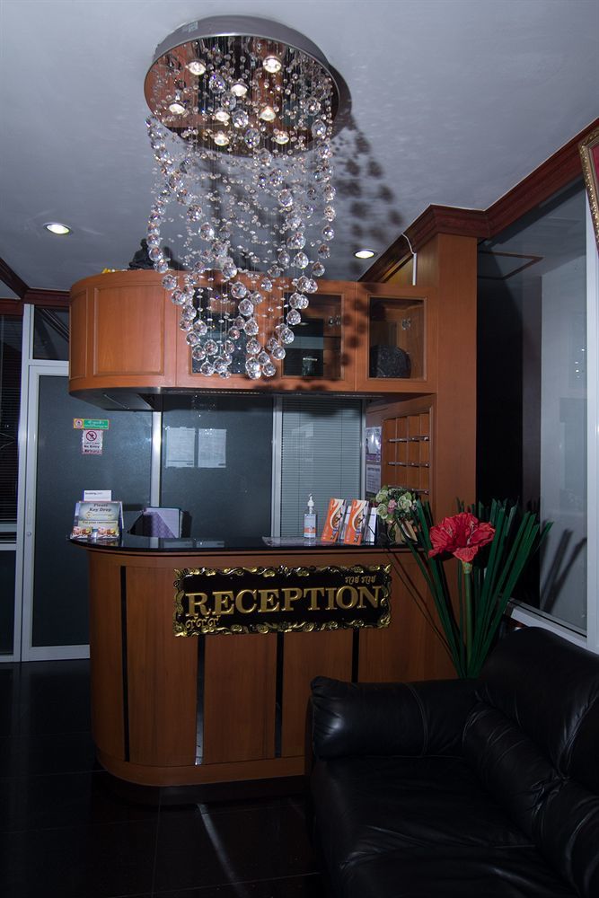 Sky Suites Bangkok Extérieur photo