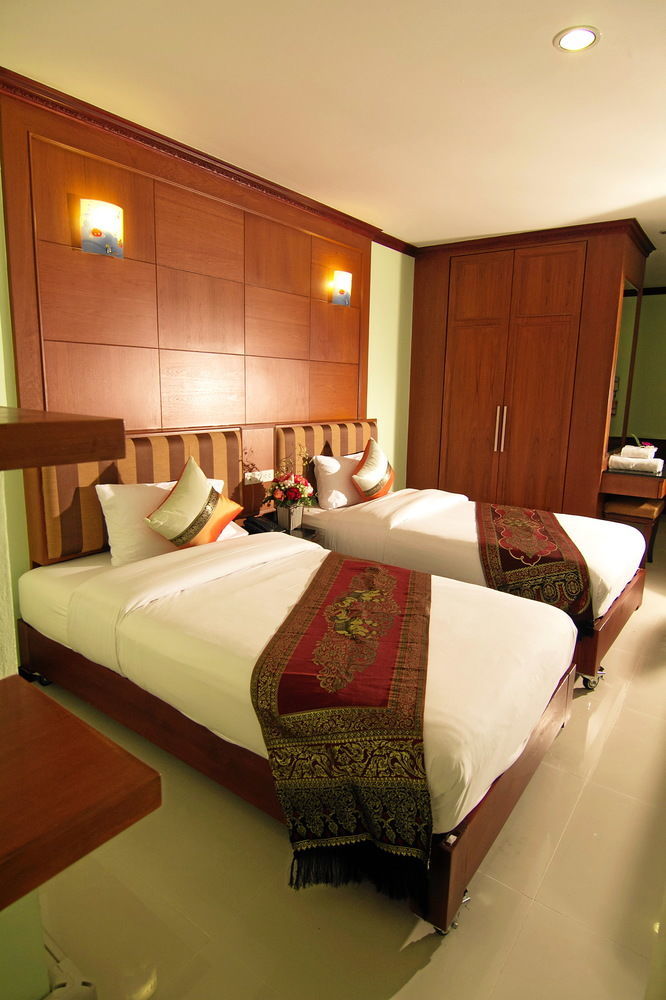 Sky Suites Bangkok Extérieur photo